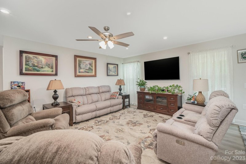 Property image 4 at 310 Damask Drive, Lancaster, SC 29720