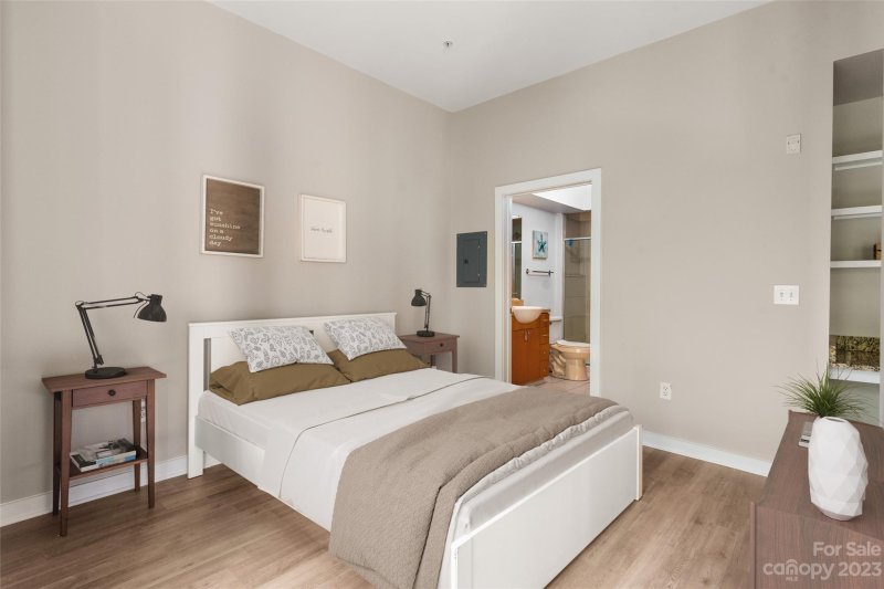 Property image 3 at 525 E 6th Street, Charlotte, NC 28202