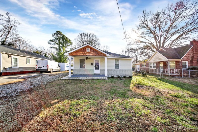 Property image 2 at 2914 Morson Street, Charlotte, NC 28208