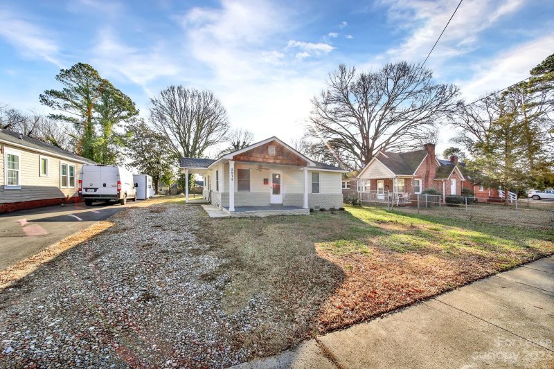 Property image 3 at 2914 Morson Street, Charlotte, NC 28208