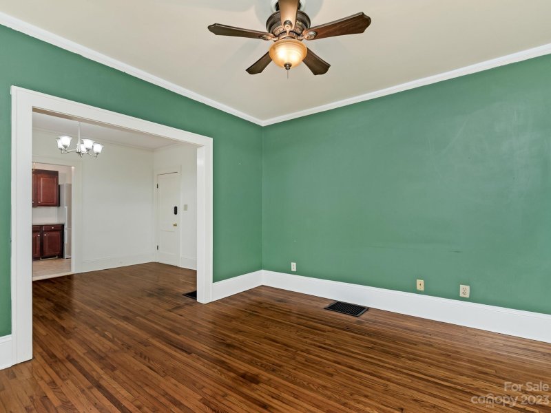 Property image 4 at 526 Oakland Avenue, Charlotte, NC 28204