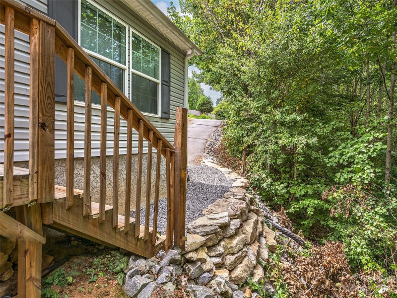 Property image 2 at 24 Goose Creek Road, Swannanoa, NC 28778