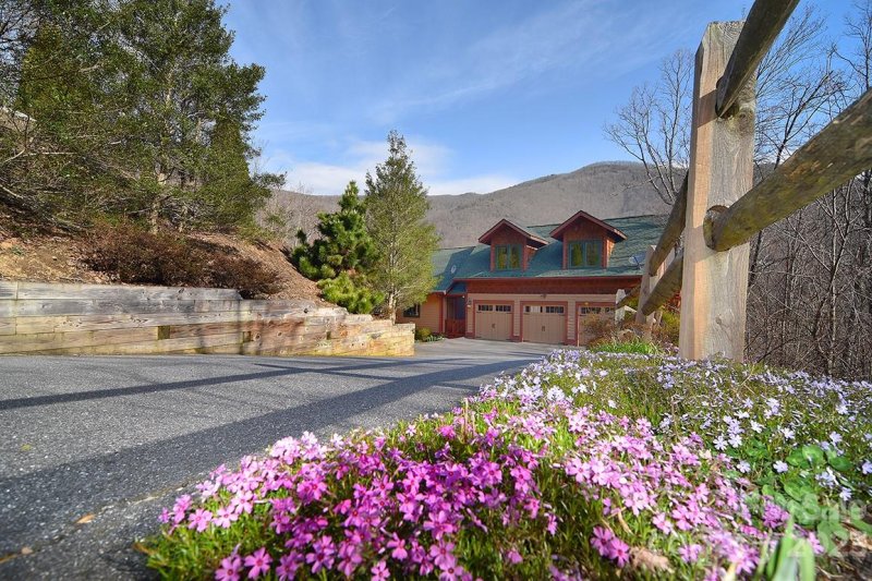 Property image 5 at 39 Great Aspen Way, Black Mountain, NC 28711