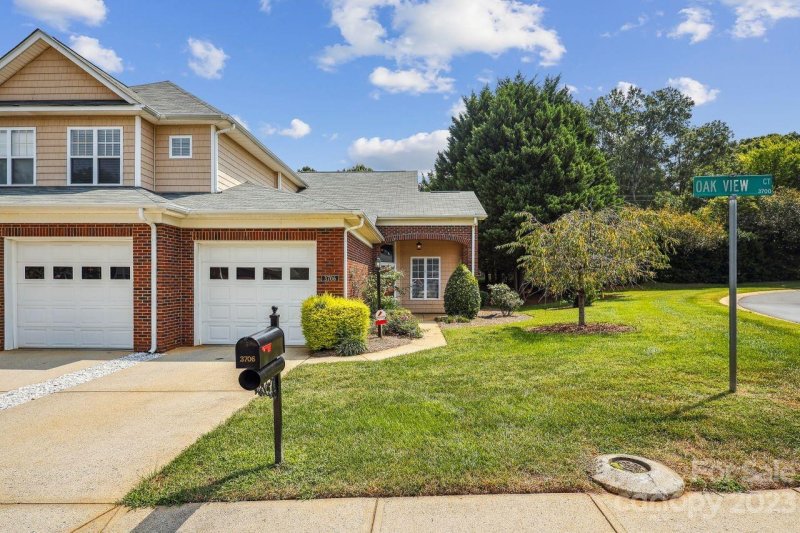 Property image 2 at 3706 Oak View Court, Matthews, NC 28105