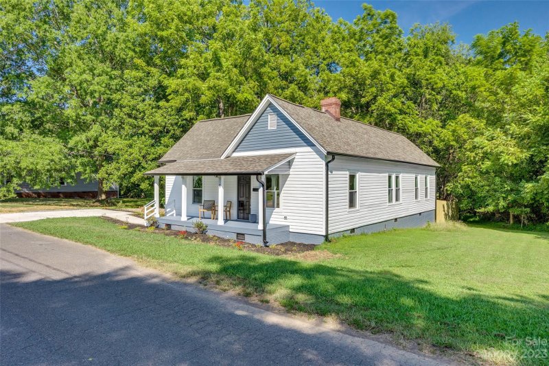 Property image 2 at 9 Eighth Street, York, SC 29745