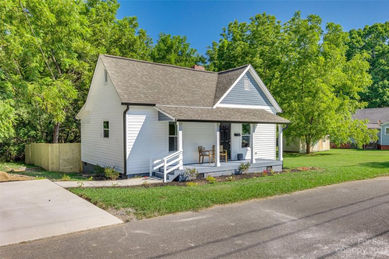 Property image 3 at 9 Eighth Street, York, SC 29745