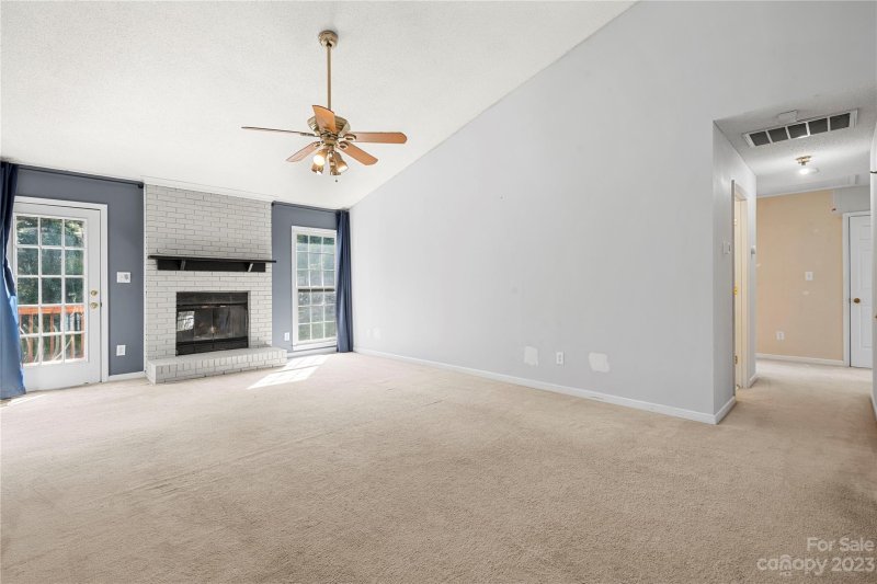 Property image 3 at 10106 Crayton Drive, Charlotte, NC 28269