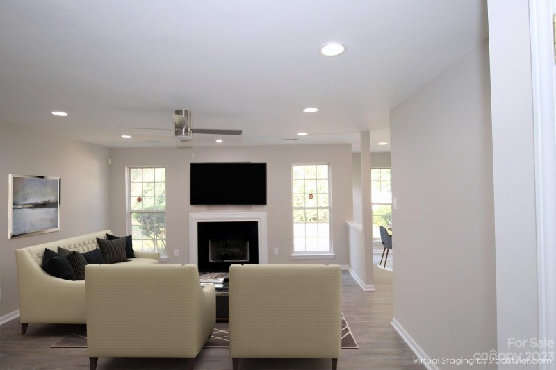 Property image 4 of 6621 Wandering Creek Drive in Oakdale Green, Charlotte, NC 28216