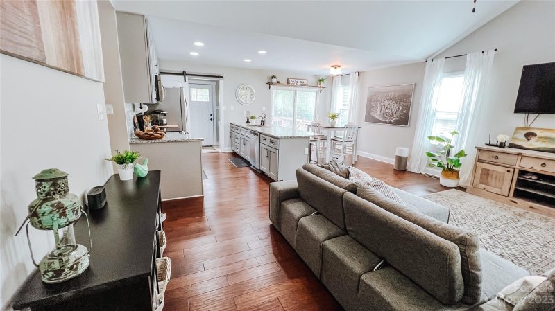 Property image 4 at 326 Nesbit Avenue, Mooresville, NC 28115