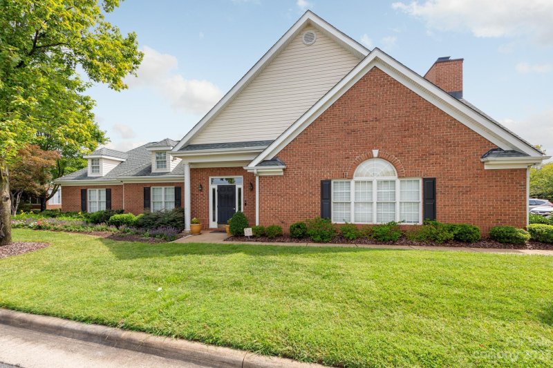 Property image 4 at 11353 Olde Turnbury Court, Charlotte, NC 28277