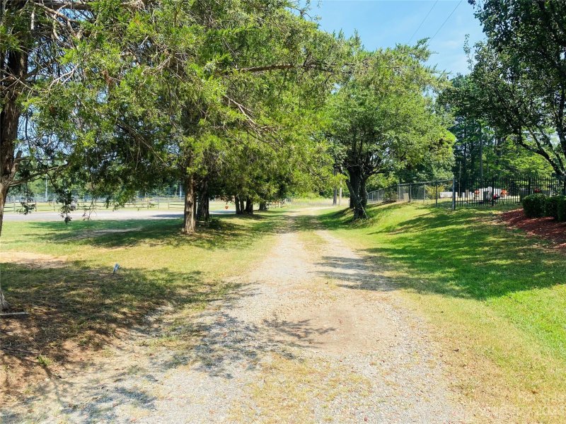 Property image 2 at 13014 Central Avenue, Huntersville, NC 28078