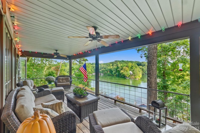 Property image 3 at 2005 W Lakeshore Drive, Landrum, SC 29356