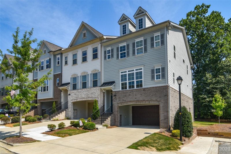 15141 Rocky Bluff Loop