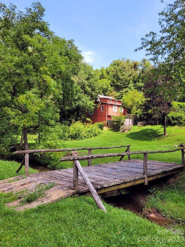 Property image 2 at 105 N Hill Street, Waynesville, NC 28786