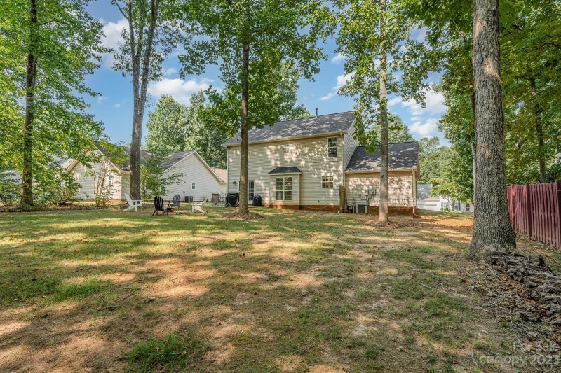 Property image 2 at 4228 Huntmeadow Drive, Charlotte, NC 28269