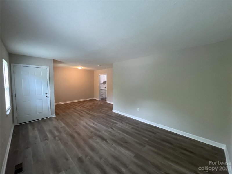 Property image 3 at 3623 Driftwood Drive, Charlotte, NC 28205