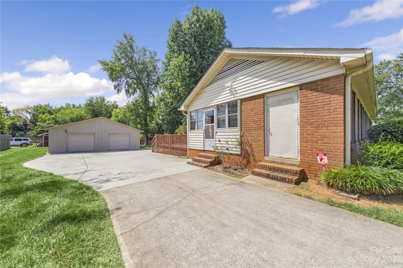 Property image 3 at 4914 Easthaven Drive, Charlotte, NC 28212