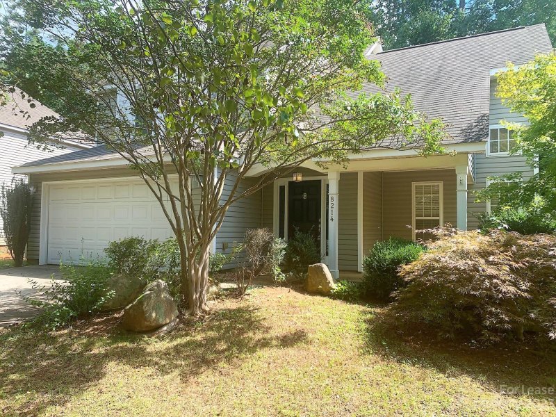 Property image 2 at 8214 Braids Bend Court, Charlotte, NC 28269