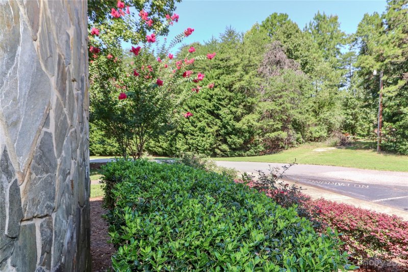 Property image 4 at 512 Mallard Head Lane, Mooresville, NC 28117