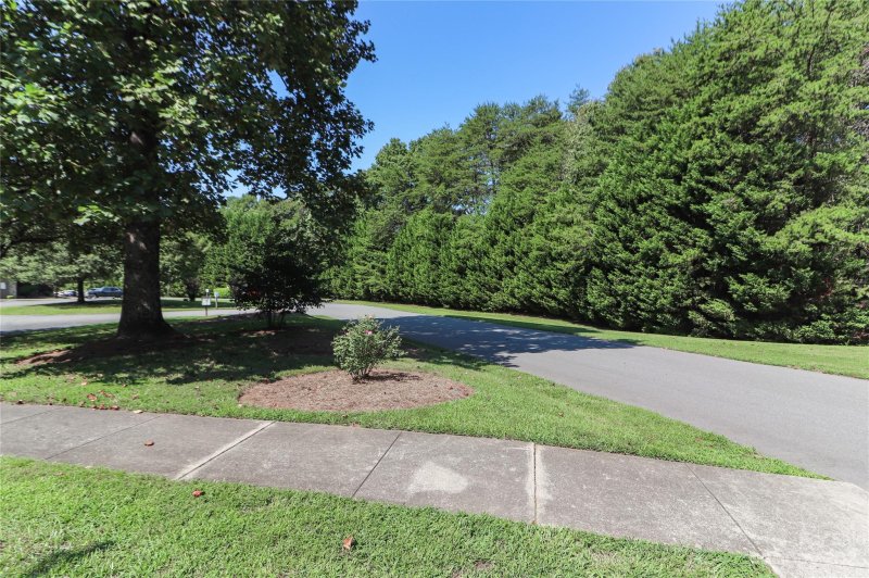 Property image 5 at 512 Mallard Head Lane, Mooresville, NC 28117