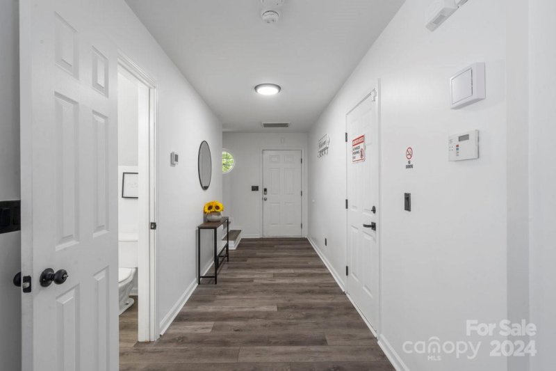 Property image 4 at 1341 Crandon Drive, Charlotte, NC 28216
