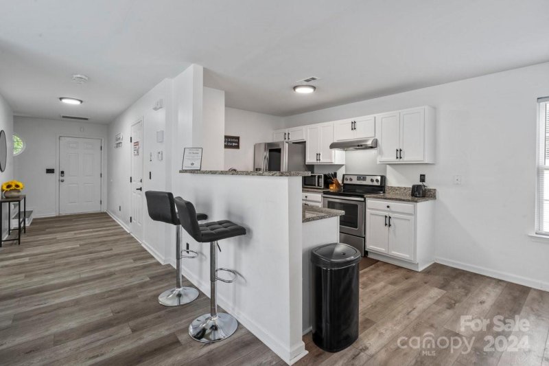 Property image 5 at 1341 Crandon Drive, Charlotte, NC 28216
