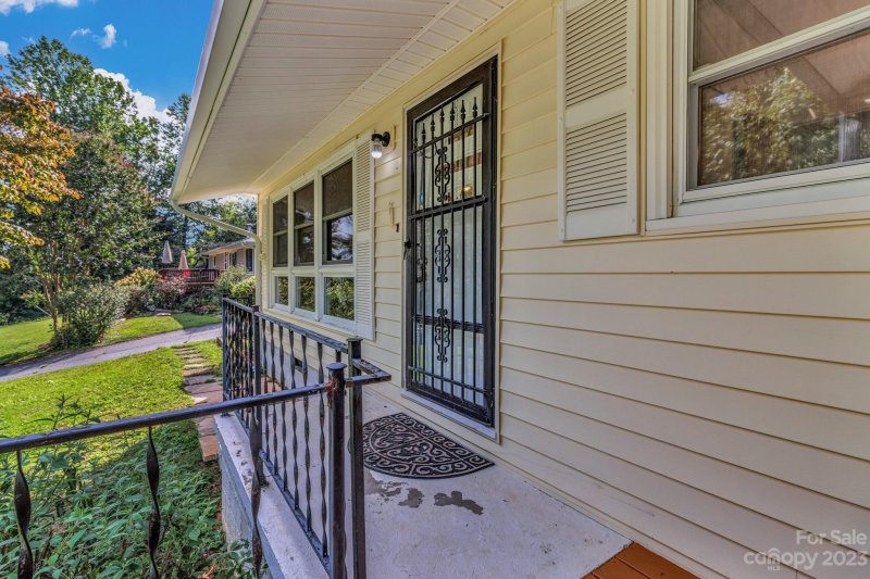 Property image 4 at 50 Robinwood Avenue, Asheville, NC 28806