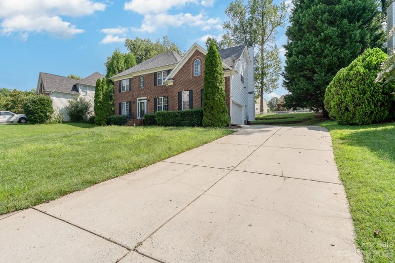 Property image 2 at 3330 Granard Lane, Charlotte, NC 28269