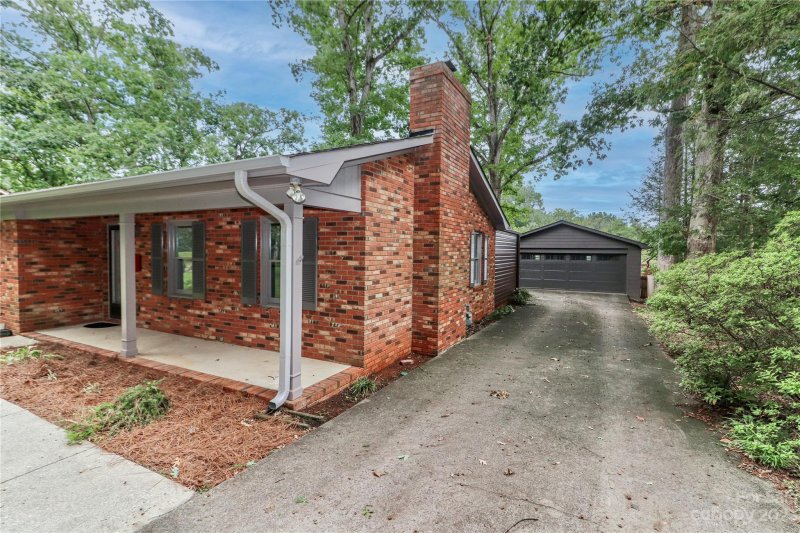 Property image 4 at 209 Mitchell Avenue, Statesville, NC 28677