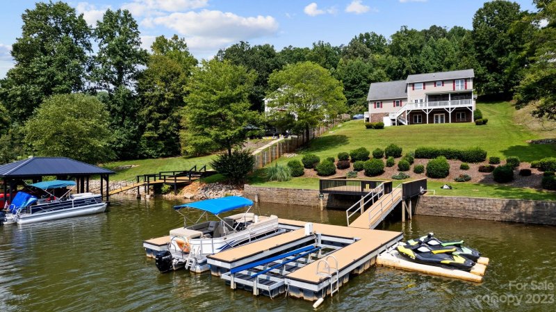 Property image 2 at 982 Plantation Drive, Marion, NC 28752