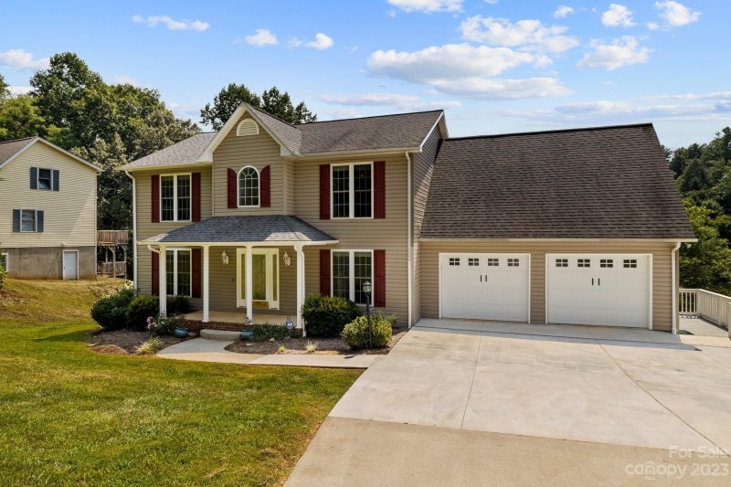 Property image 5 at 982 Plantation Drive, Marion, NC 28752