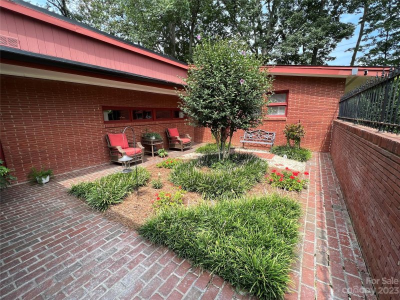 Property image 3 at 501 General Stonewall Jackson Drive, Stanley, NC 28164