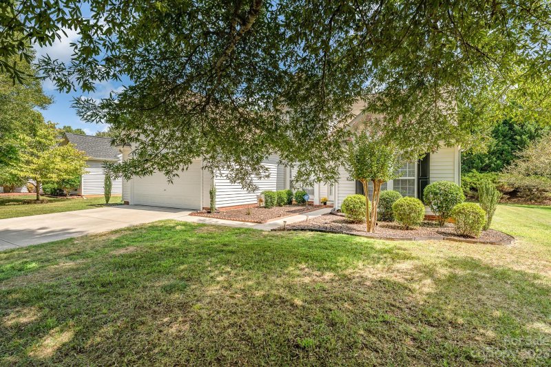 Property image 3 at 129 Shephard Hill Drive, Mooresville, NC 28115