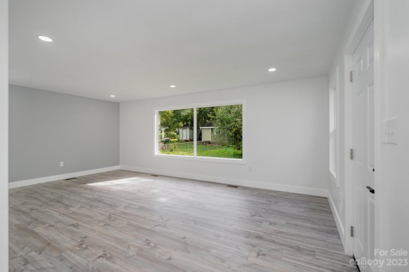 Property image 4 at 5500 Faulconbridge Road, Charlotte, NC 28227