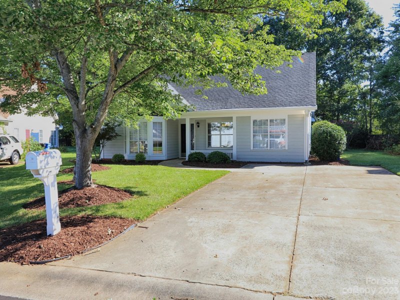 Property image 3 at 229 Indian Paint Brush Drive, Mooresville, NC 28115