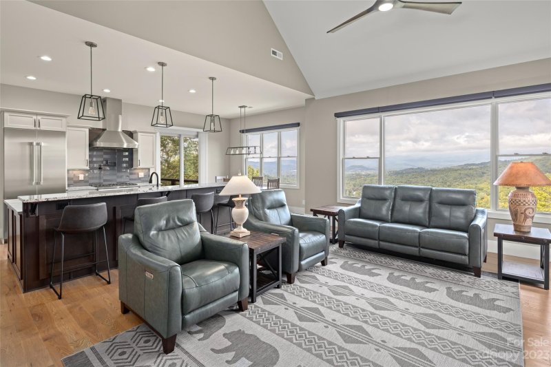 Property image 4 at 1140 Somersby Parkway, Laurel Park, NC 28739