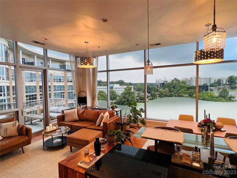 1100 Metropolitan Avenue