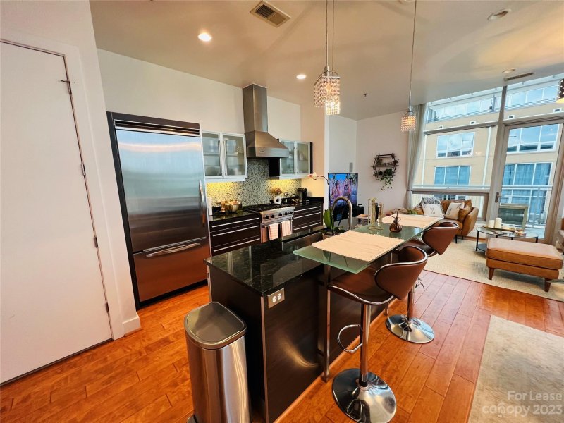 Property image 4 at 1100 Metropolitan Avenue, Charlotte, NC 28204