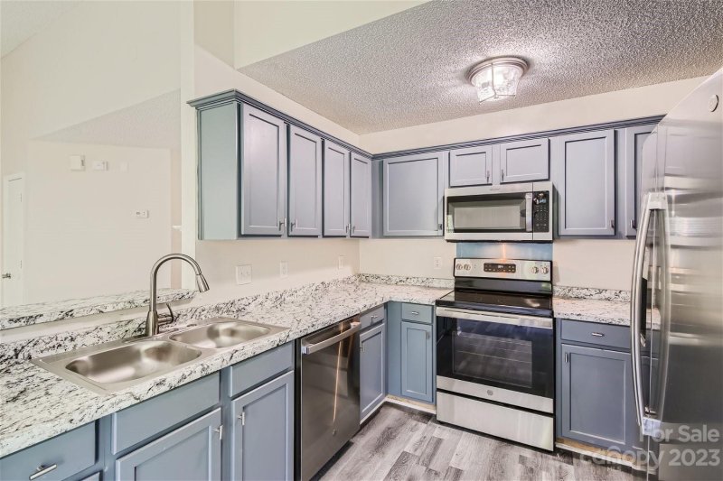 Property image 5 at 3316 Alderknoll Court, Charlotte, NC 28216