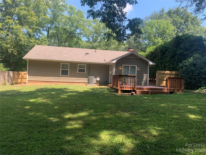 Property image 4 at 11800 Mirror Lake Drive, Charlotte, NC 28226