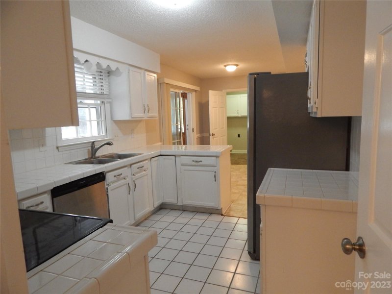 Property image 4 at 8233 Charles Crawford Drive, Charlotte, NC 28269