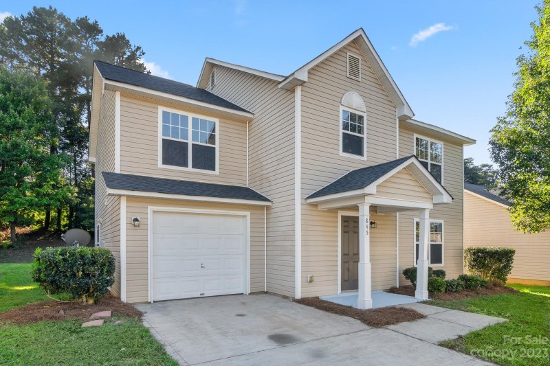 Property image 2 at 845 Raindrops Road, Gastonia, NC 28054