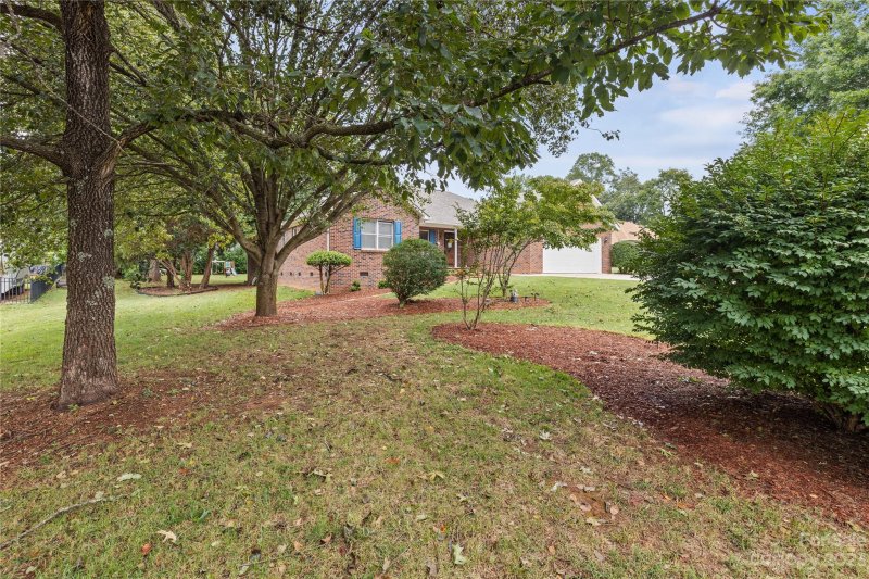 Property image 3 at 2047 Cameron Heights Circle, Denver, NC 28037