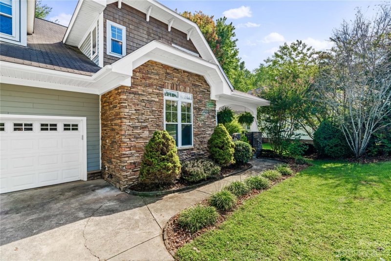 Property image 2 at 126 Carolina Bluebird Loop, Arden, NC 28704