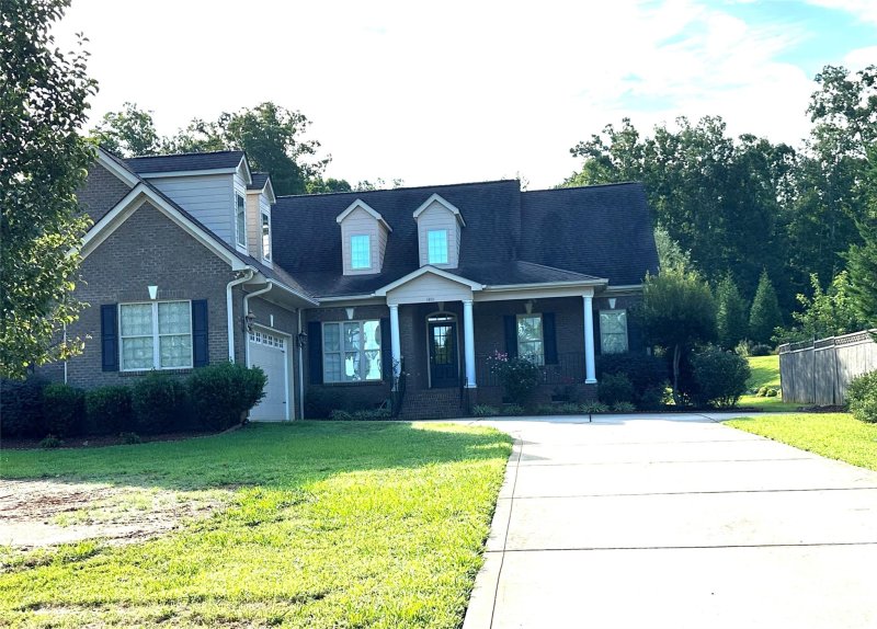 1021 Lyndon Drive