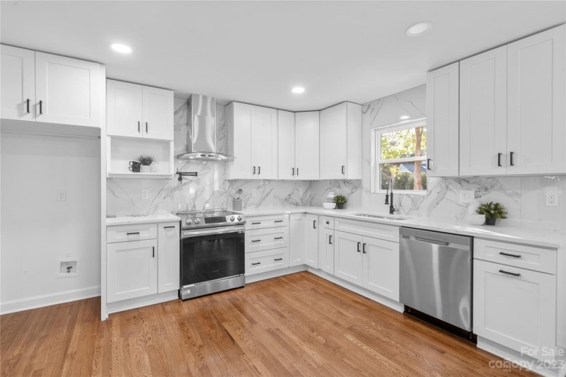 Property image 3 at 6108 Old Providence Road, Charlotte, NC 28226