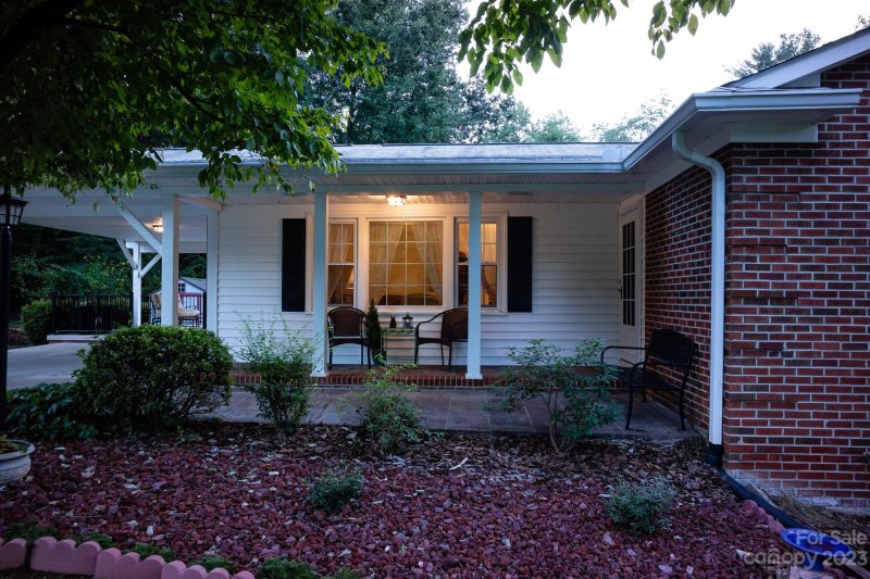 Property image 4 at 314 Foxcroft Drive, Asheville, NC 28806