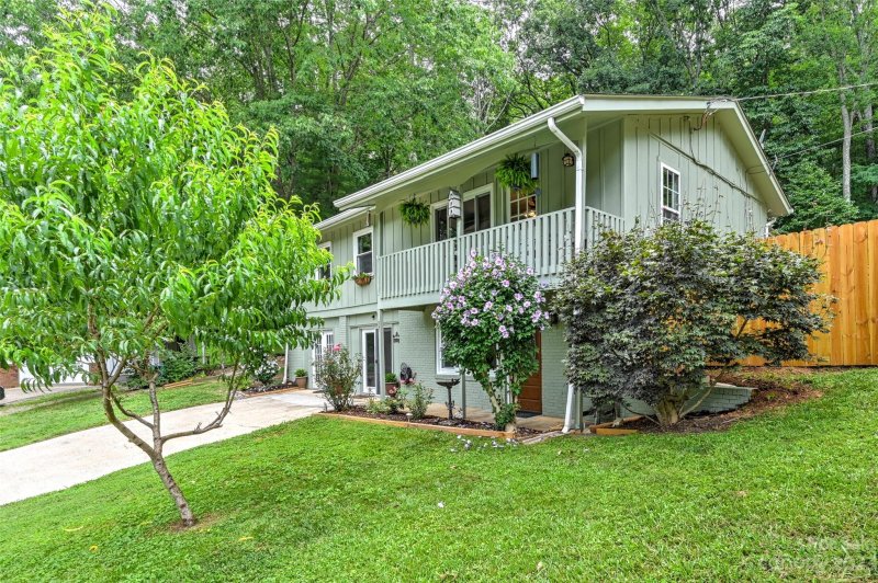 Property image 2 at 37 Clement Drive, Asheville, NC 28805
