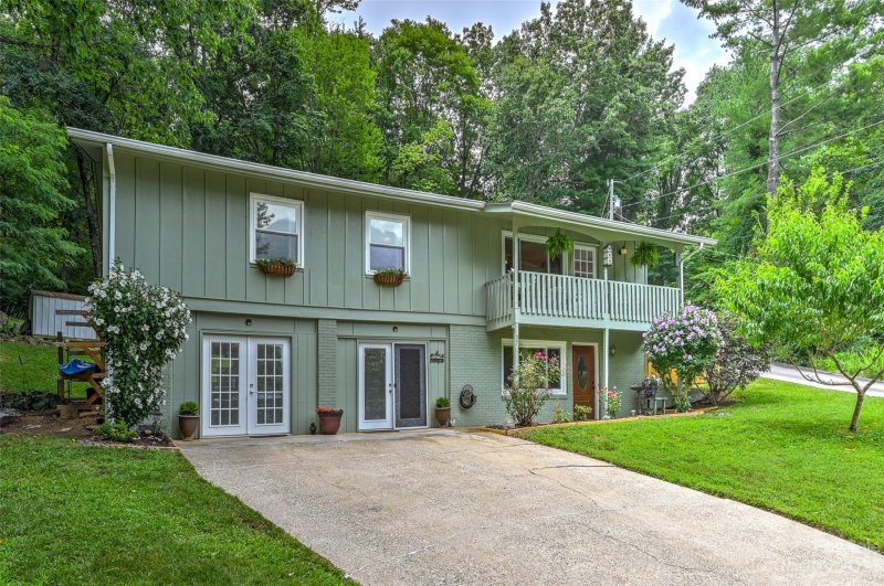 Property image 5 at 37 Clement Drive, Asheville, NC 28805