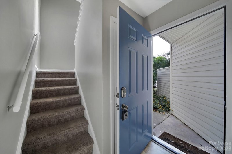 Property image 2 at 7918 Princess Ann Drive, Charlotte, NC 28212